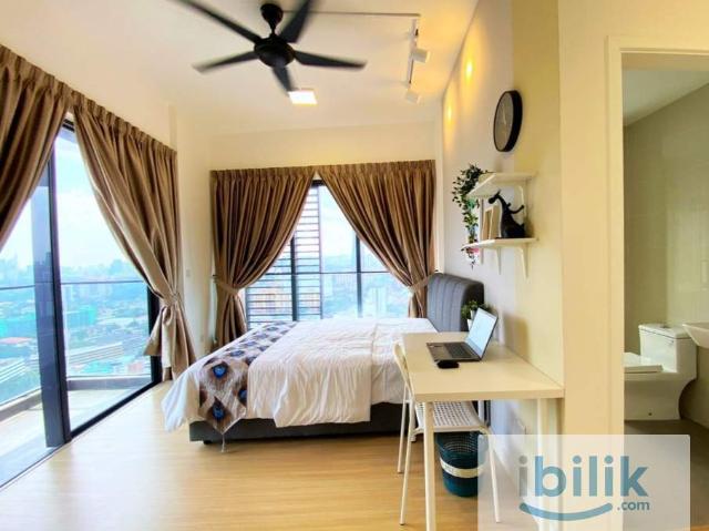 Master Room at Continew Residence