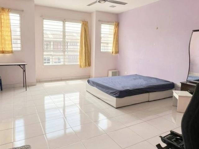 Master Room at Kota Kemuning, Shah Alam