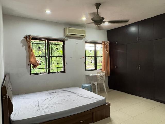 Master Room at Kota Kemuning 0 Deposit