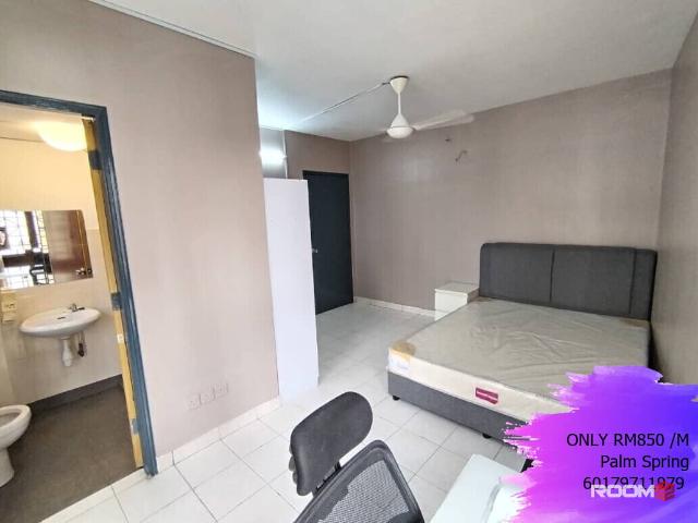 Master Room at Palm Spring, Kota Damansara