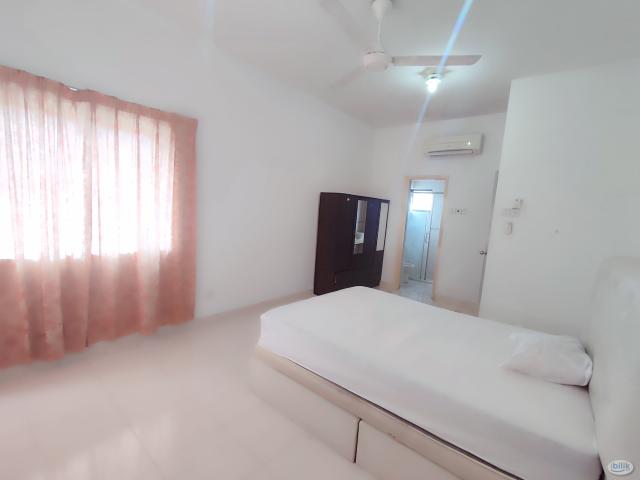 Master Room at Pelangi Utama, Bandar Utama