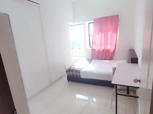 Master Room at Pelangi Utama, Bandar Utama