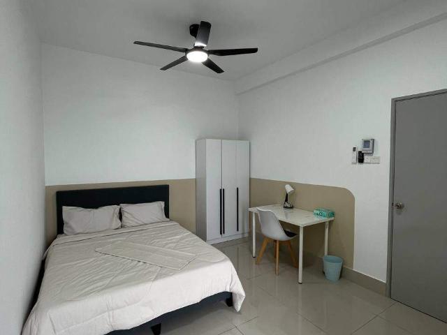 Master room at Razak City Residence Sungai Besi Free rental promotion