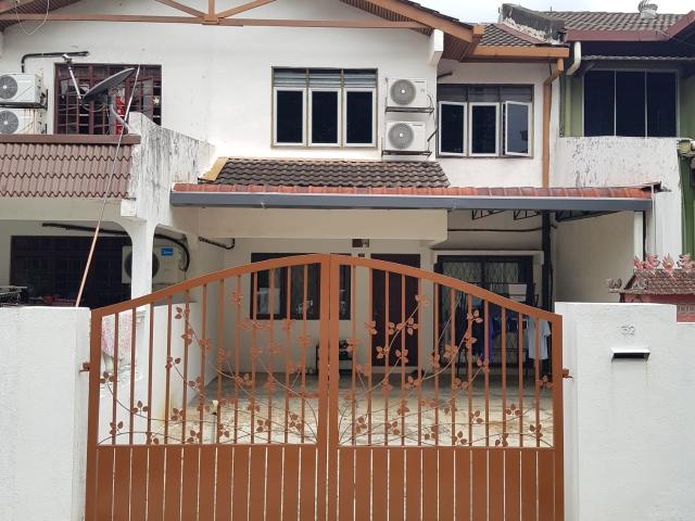 Master Room at Seksyen 28, Taman Alam Megah, Shah Alam, Selangor