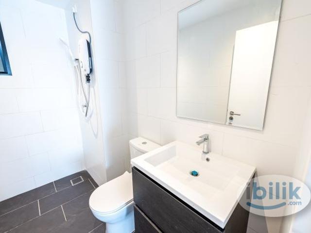 Master Room at SQWhere, Sungai Buloh