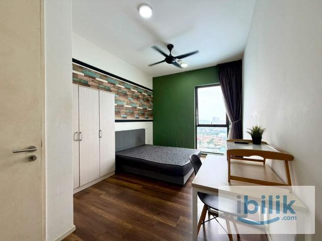 Master Room at SQWhere, Sungai Buloh No partition Female Only