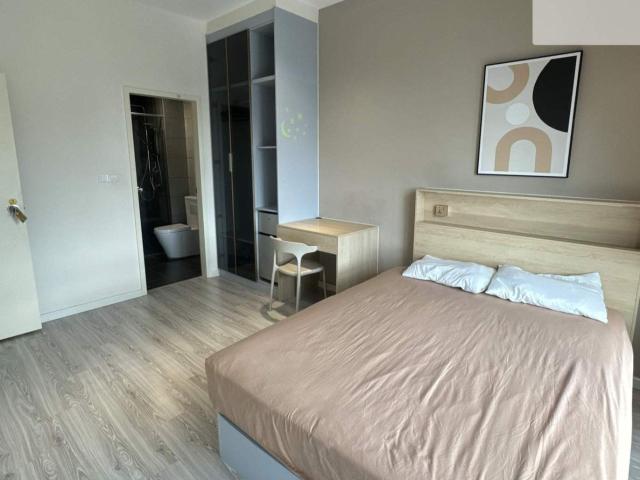 Master Room Attached Private Bathroom
