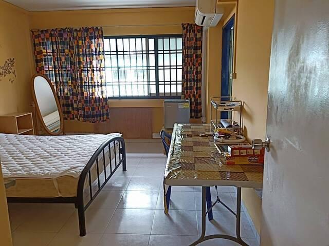 Master Room Available @ 705 Jurong West Street 71 No Agent Fee