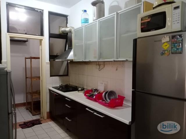 Master room available at pelangi utama