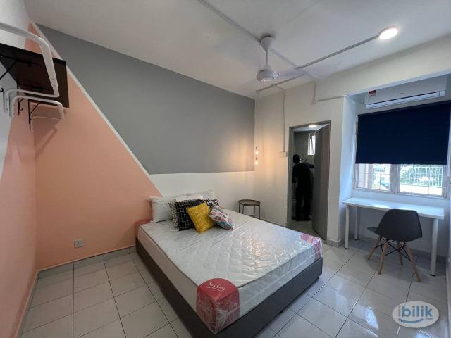 Master Room Female Unit Good Year Court 1 Right infront LRT/ BRT USJ 7