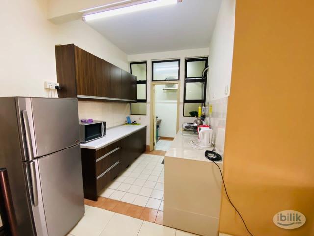 Master Room for Female at Pelangi Utama Condominium, Bandar Utama