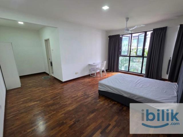 MASTER ROOM FOR FEMALE IN I CITY