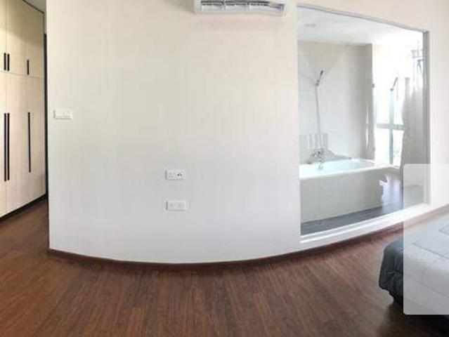 Master room for rent at The Andes