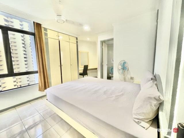 Master room for rent at Brickfields with private bathroom