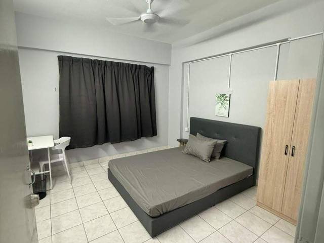 Master Room For Rent at Pelangi Damansara Female Unit