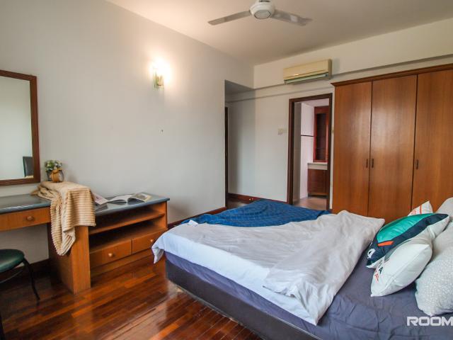 Master room for rent at PWTC with private bathroom WITHOUT DEPOSIT