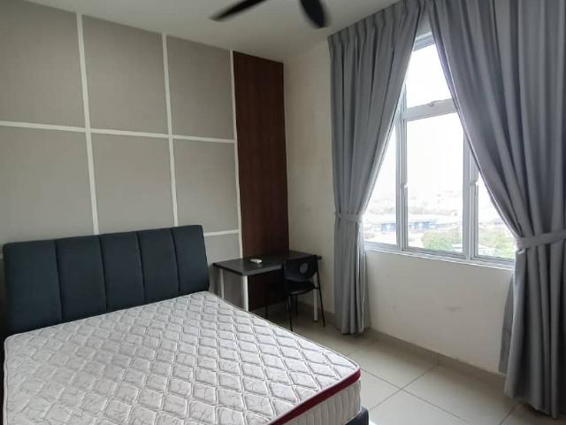 Master room for rent at SKS Habitat Apartment @ Larkin Perdana