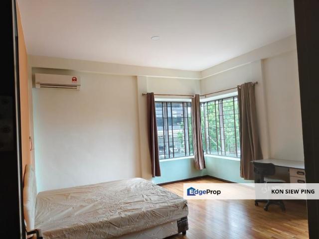 Master Room For Rent! Located at Stapok, behind HK Square