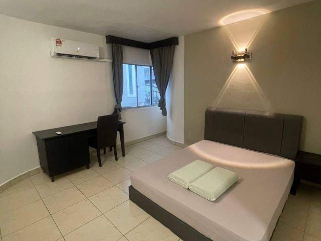 Master room for rentlow deposit hotel concept master room walking distance to ciq johor bahru