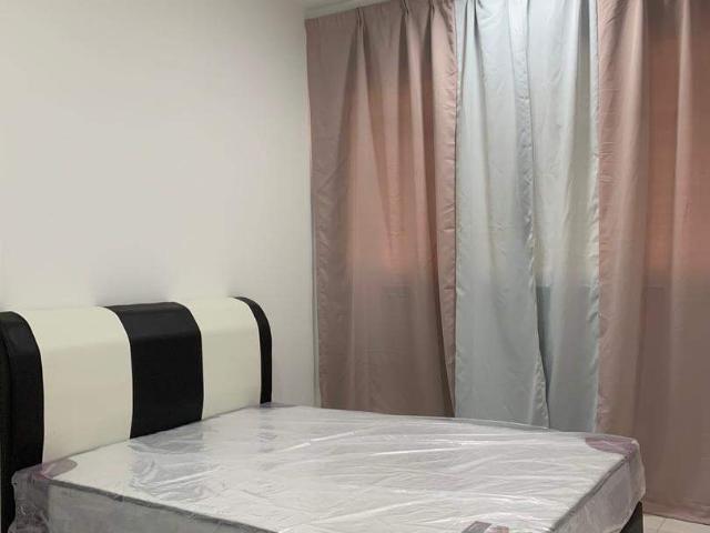 Master Room Fully Furnished with Queen Bed Include Internet at i Santorini Tanjung Tokong
