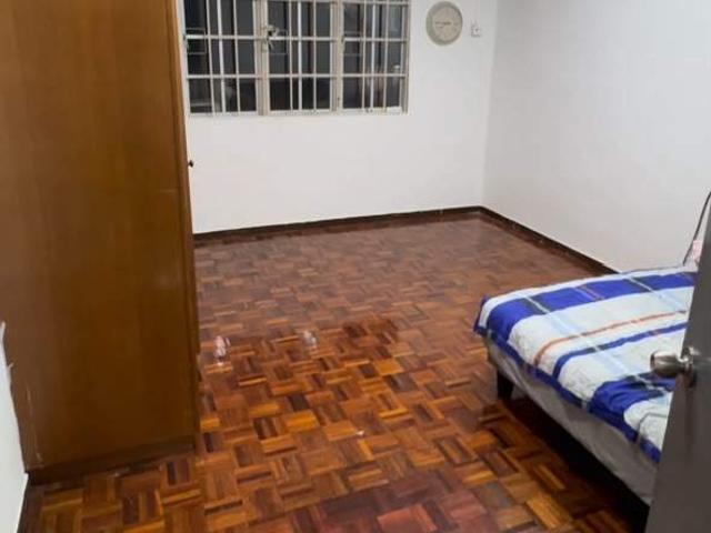Master Room in Landed House Sri Petaling