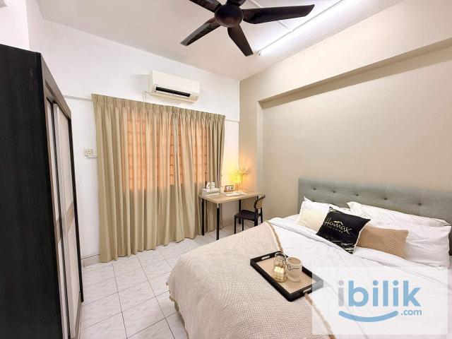 MASTER ROOM IN PUCHONG ELITE HIGHWAY ACCESSIBLE
