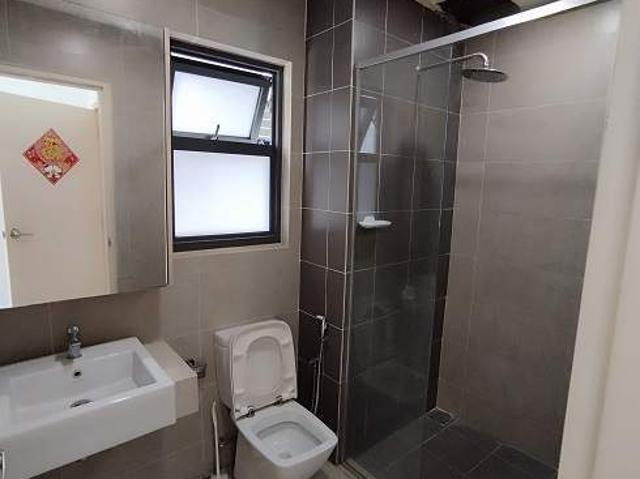 Master Room @Lakeville Residence furnished & wifi provided