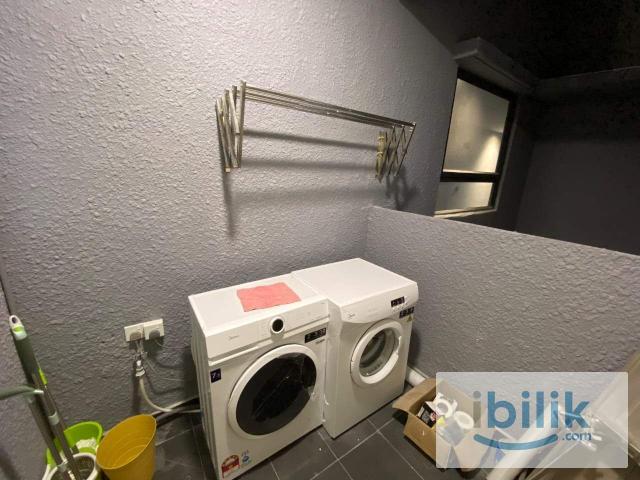 Master room @ meta residences seri kembangan