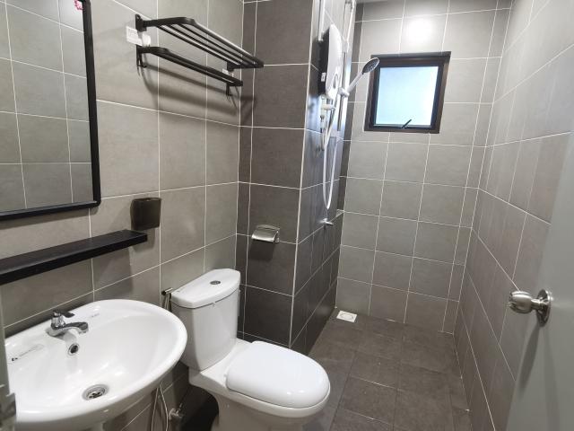 Master Room Muslim Female Unit Fully Furnished 5mins walking to MRT Cheras Line 1