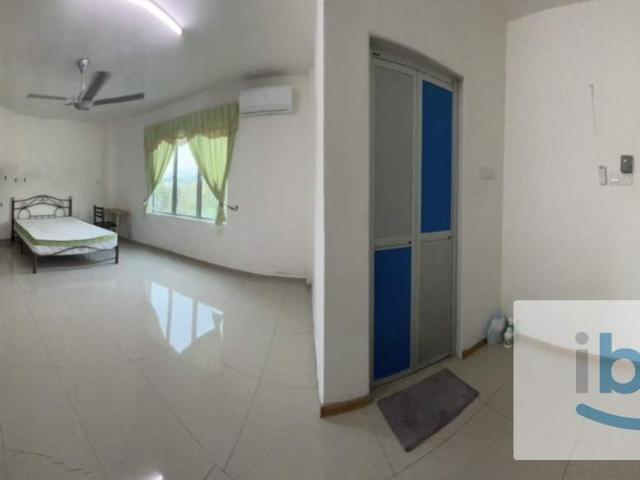 Master room nearby HTJ