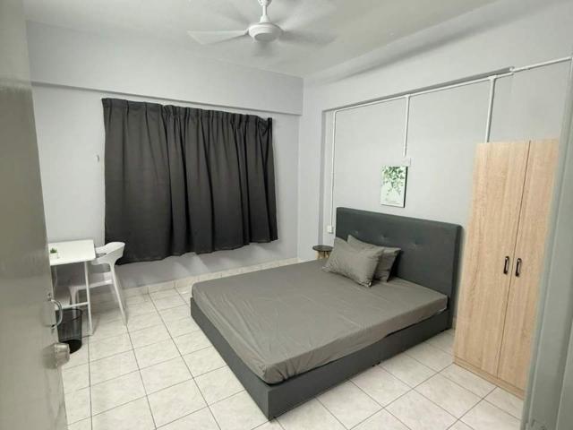 Master Room Pelangi Damansara Room for Rent | Female Unit | Near MRT