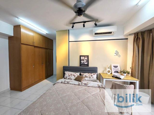 MASTER Room ✨PRIVATE BATH ✨ SS7 Kelana Jaya, Petaling Jaya