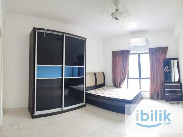 Master room private toilet female unit,couple are welcome