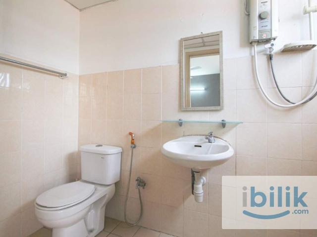 Master Room + private toilet @PALM SPRING, DAMANSARA | Walk to Surian MRT Station