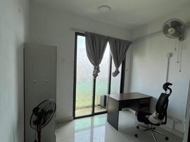 Master Rooms/ Common Rooms Available