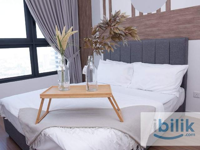 Masterbed room with private bathroom at M vertica cheras maluri 8min walking distance to mrt maluri