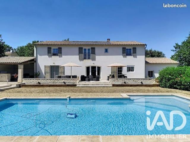 Mas 10 pièces 270 m²