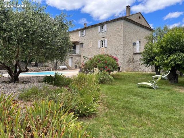 Mas 10 pièces 316 m²