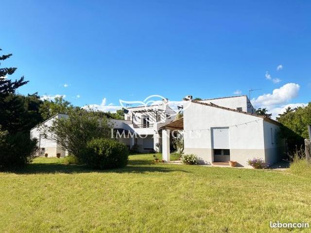 Mas 10 pièces 320 m²