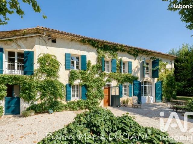 Mas 10 pièces 330 m²