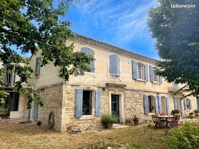 Mas 10 pièces 332 m²