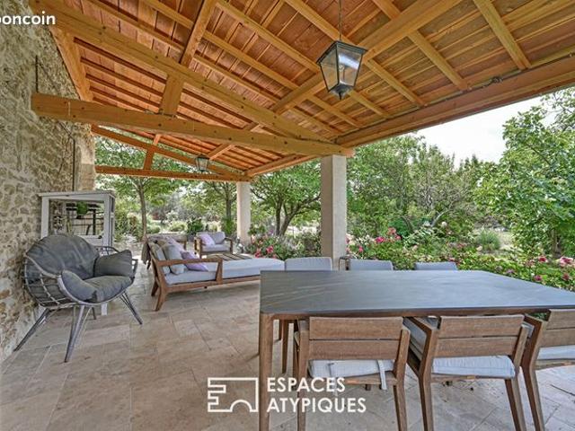 Mas 10 pièces 450 m²