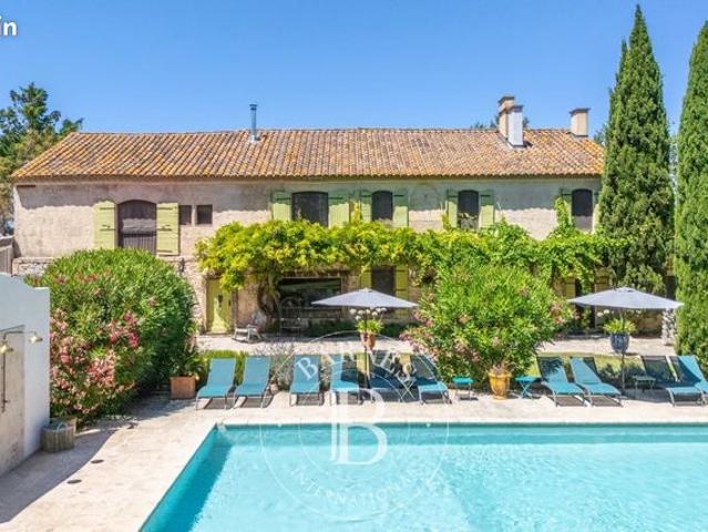 Mas 10 pièces 420 m²