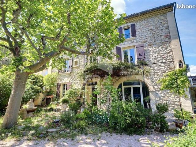 Mas 11 pièces 283 m²