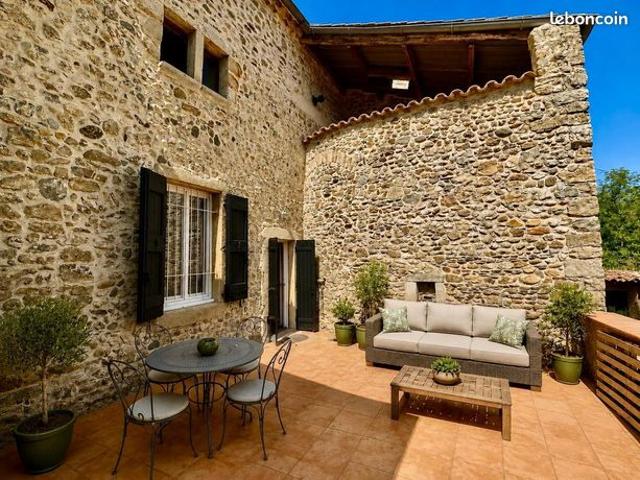 Mas 11 pièces 225 m²