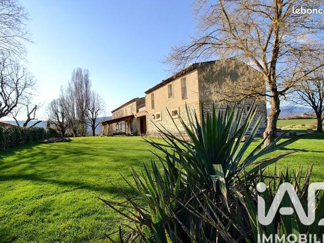 Mas 11 pièces 382 m²