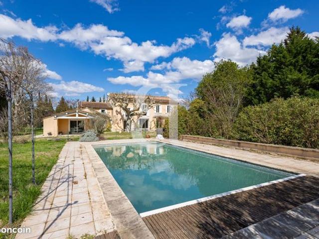 Mas 11 pièces 418 m²