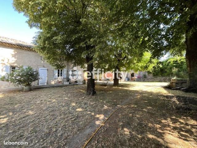 Mas 12 pièces 289 m²
