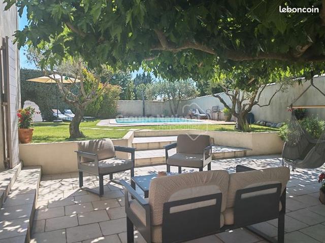 Mas 12 pièces 300 m²