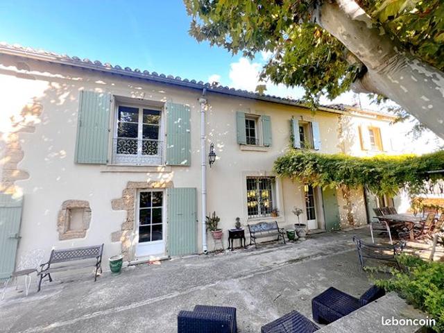 Mas 12 pièces 450 m²
